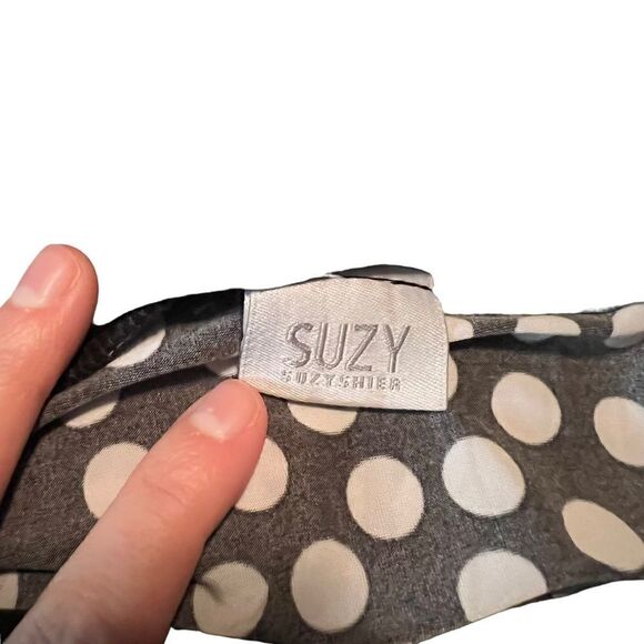 3 for $30! Suzy by Suzy Shier black and white tank - Picture 3 of 9